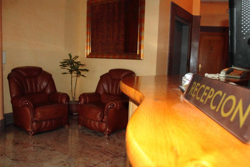 Hostal Castilla Benavente Bagian luar foto
